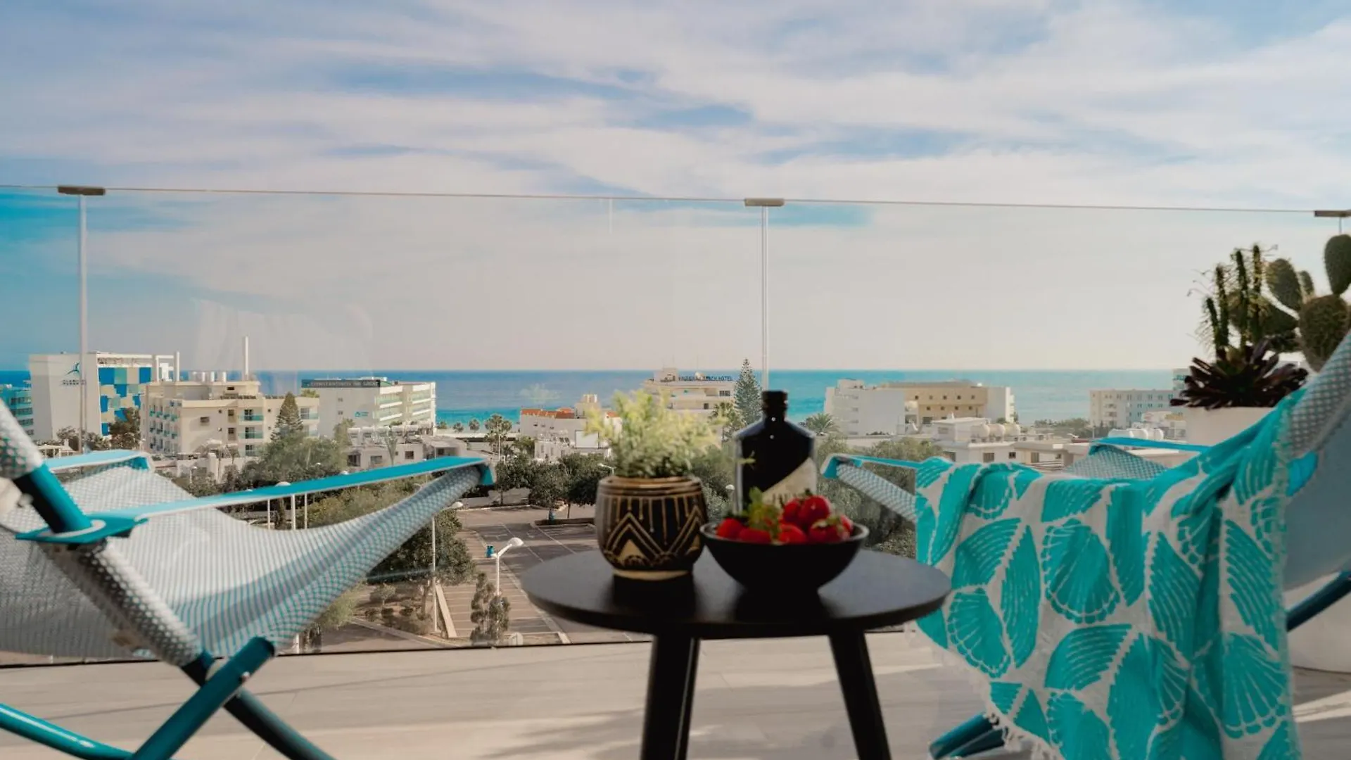 Protaras Eden Seaside Suite Apartment